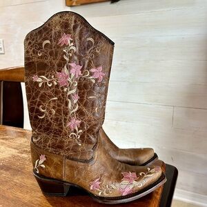 Circle G Brown and Pink Embroidered Heeled Boots
